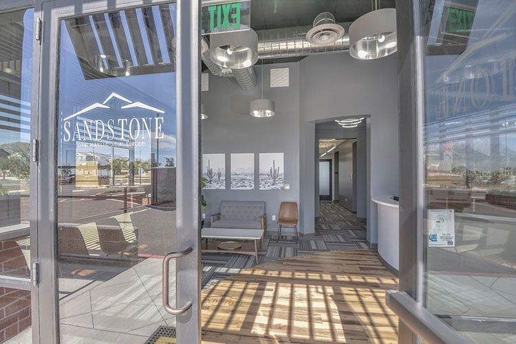 Building lobby area at sandstone oms